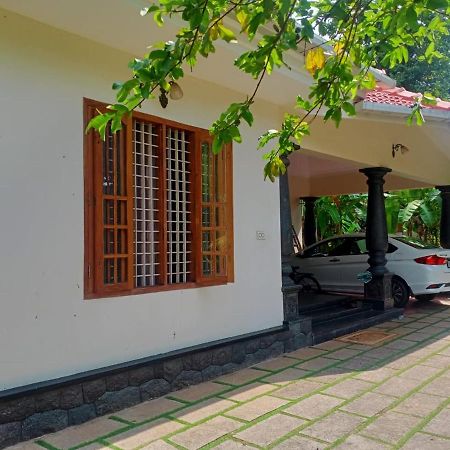 Sinai Homestay Alappuzha Eksteriør billede